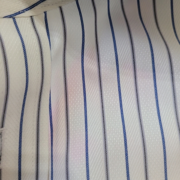 JoS. A. Bank signature collection wrinkle free shirt - Picture 4 of 11